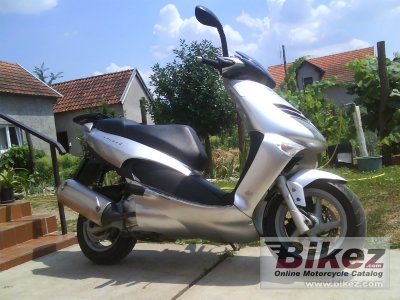 1999 Aprilia Leonardo photo