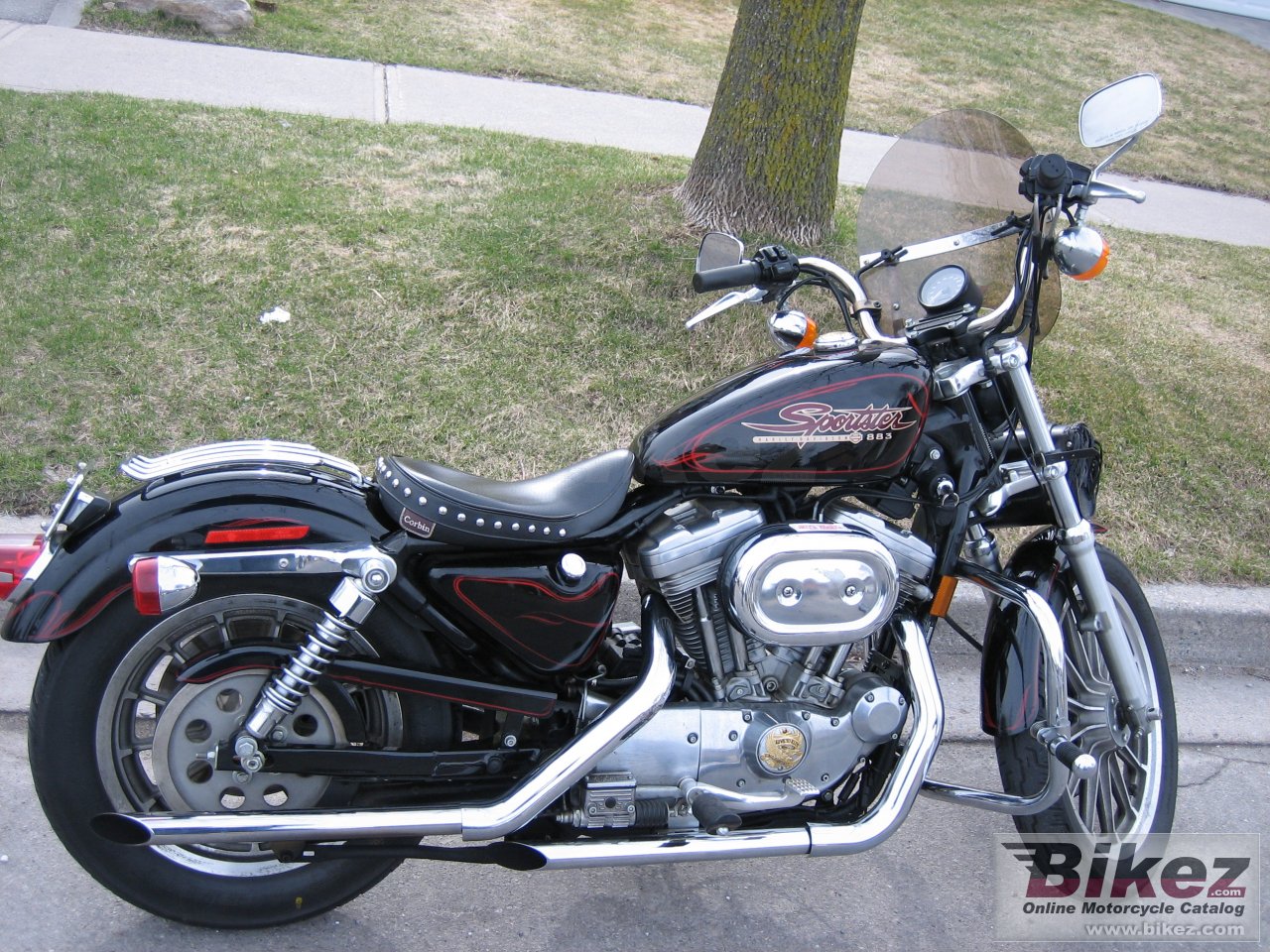 Harley-Davidson 883 Sportster Hugger