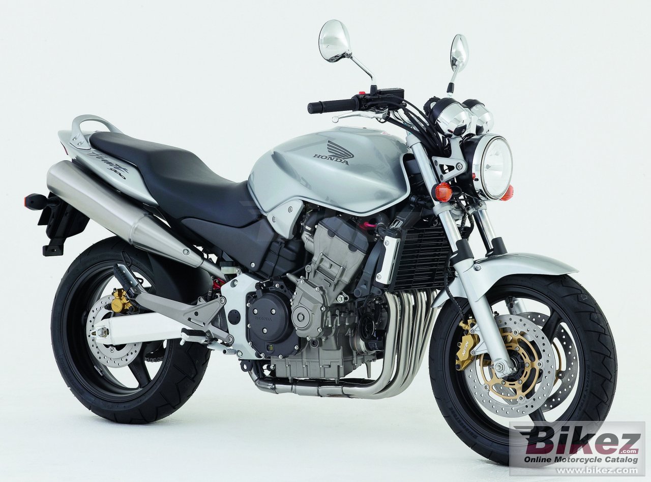 24182_0_1_4_919%20-%20hornet%20900_Image%20credits%20-%20Honda.jpg