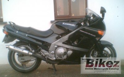 1995 Kawasaki ZZR-400 photo
